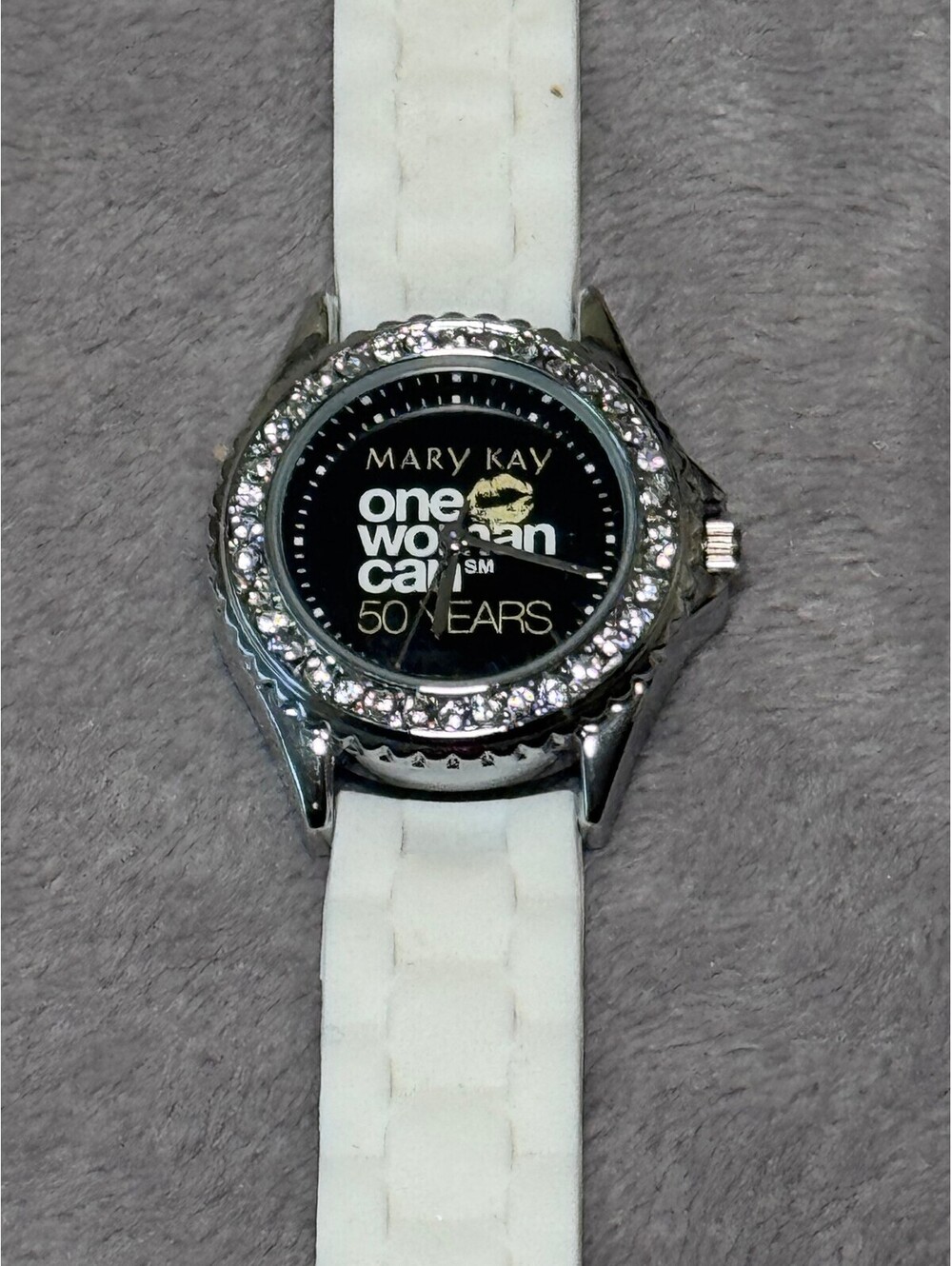 Mary Kay "One Woman Can" 50 Year Celebratory Womens Watch White Band Works! 9"